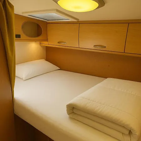 Evasion Cosy En Camping-Car Vitry-le-Francois Exterior photo